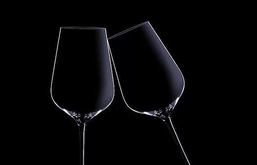 区分“水晶酒杯”和“玻璃酒杯”.jpg
